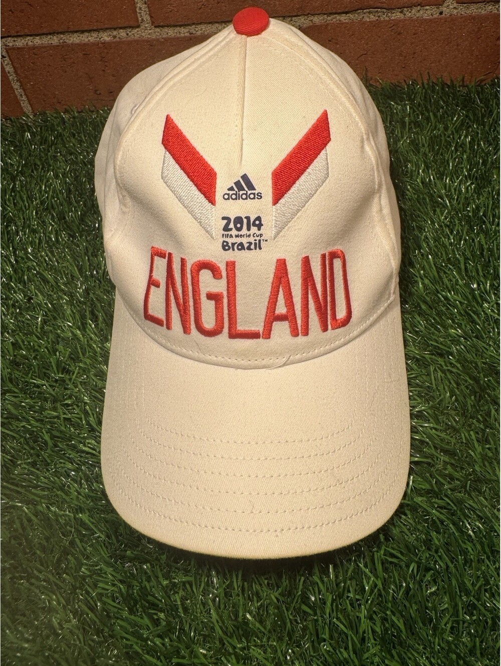 adidas England 2014 FIFA World Brazil Cup Cap White/Red
